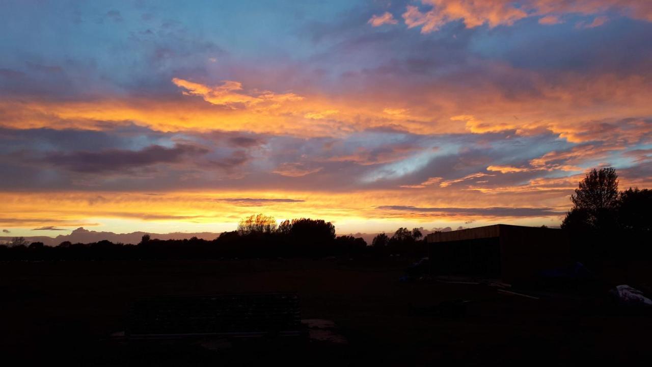 Bed and Breakfast The Byre North End Farm Ashton Keynes Exteriér fotografie