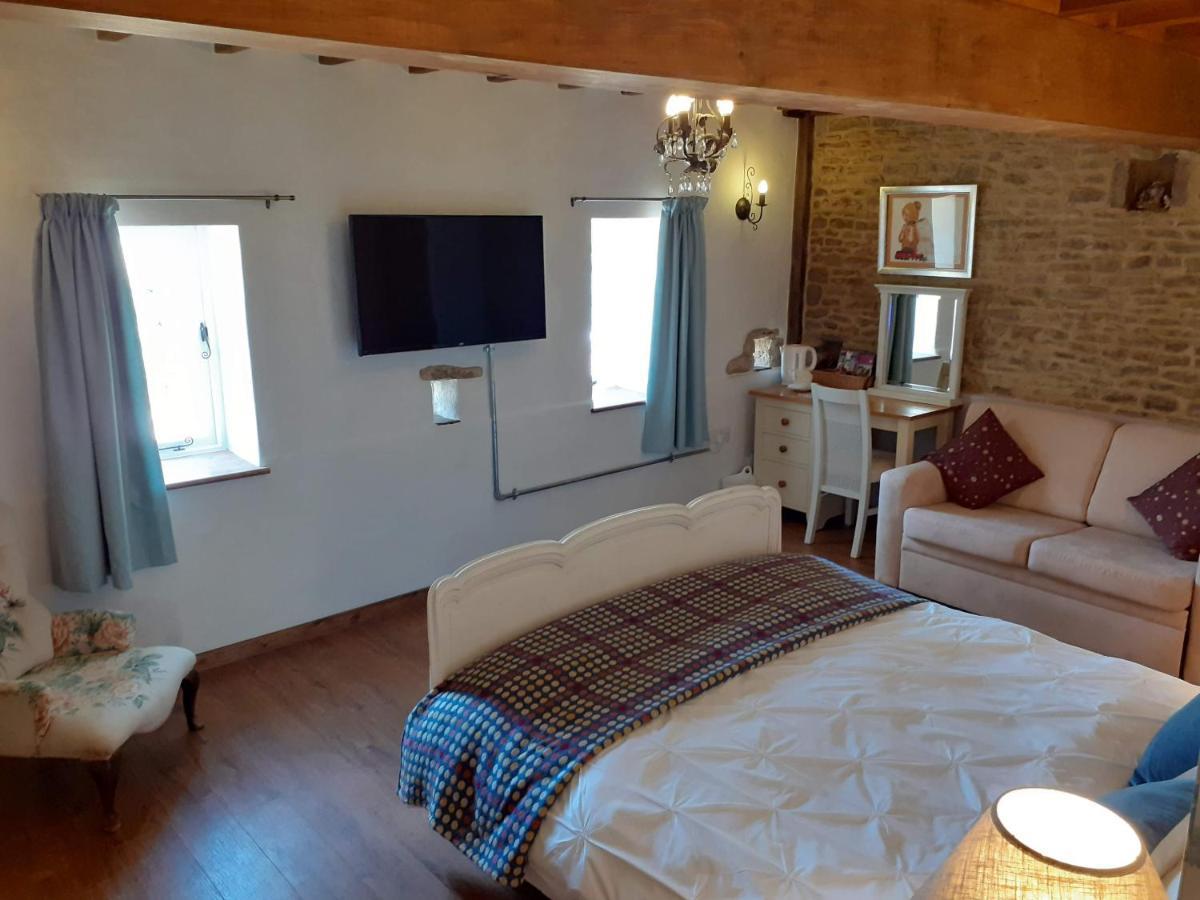 Bed and Breakfast The Byre North End Farm Ashton Keynes Exteriér fotografie